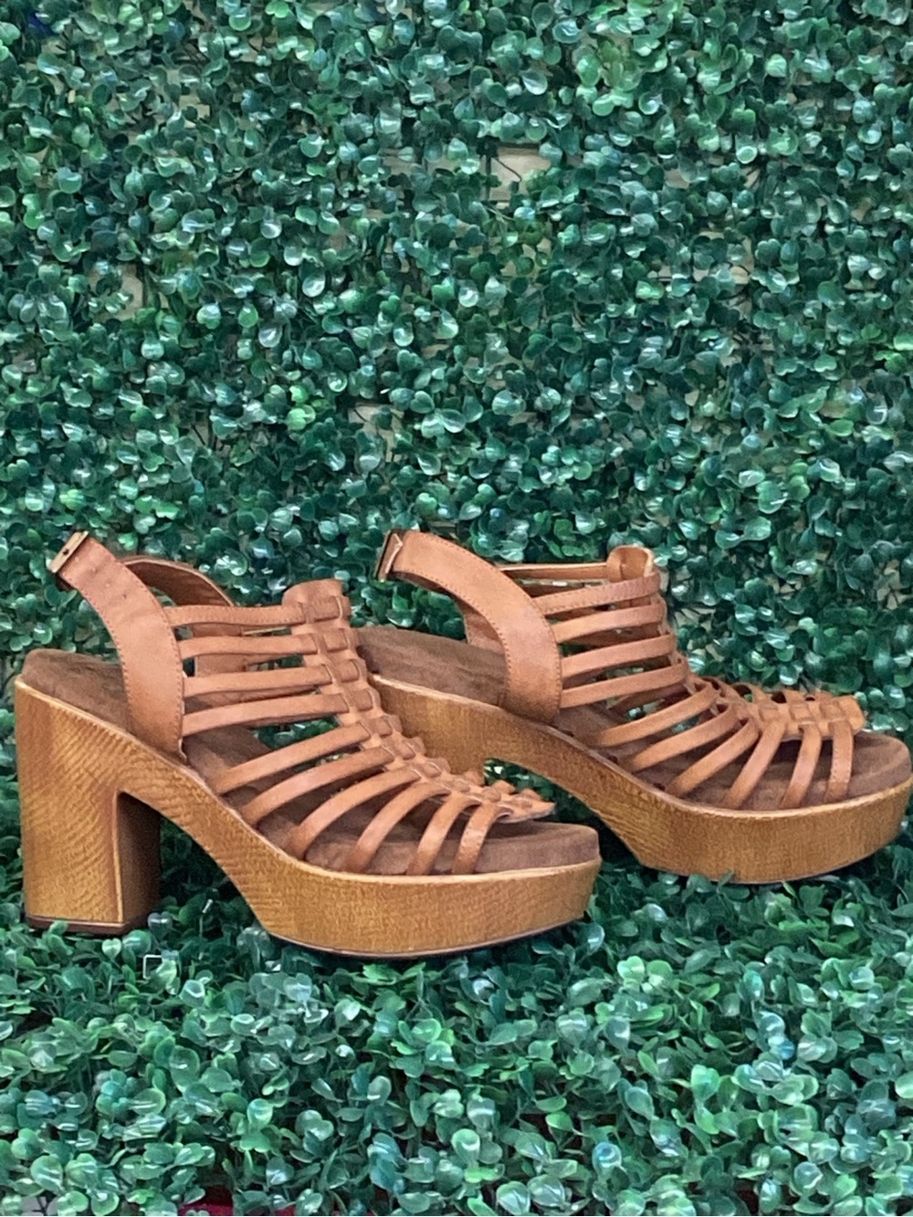 NWOB Sonoma Goods For Life Women’s Tan Strappy Platform Sandals with Block Heel